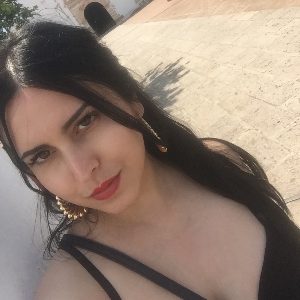 Meet your Posher, Felicia